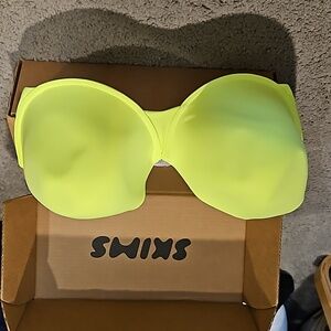 Skims Everybody t-shirt bra